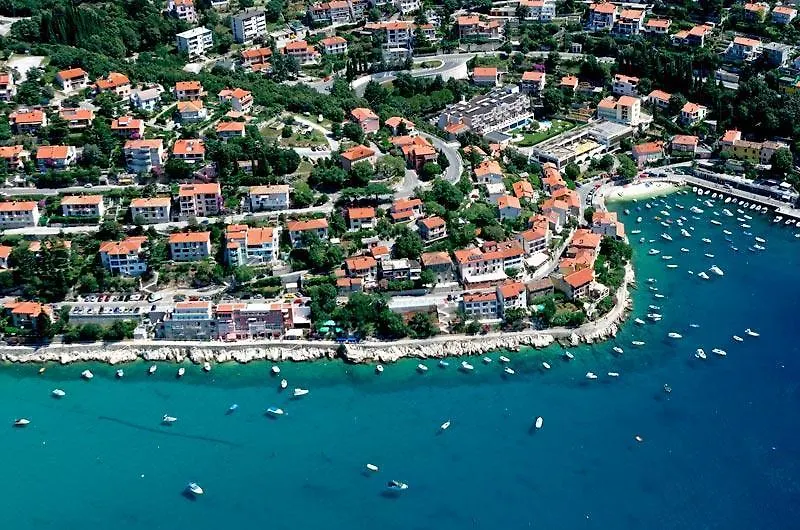 Hotel Amfora Rabac 3*,